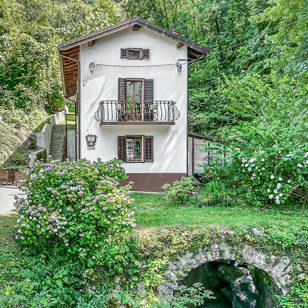 House By The Stream - Happy Rentals Avce Buitenkant foto