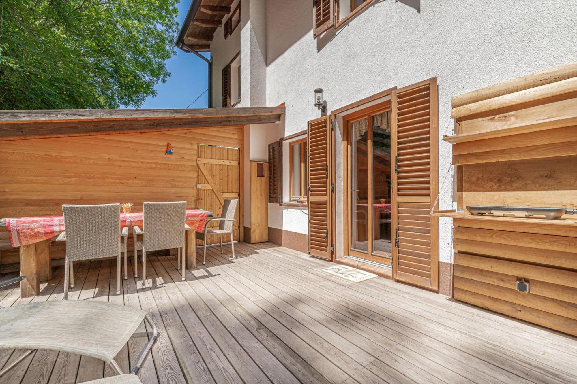 House By The Stream - Happy Rentals Avce Buitenkant foto