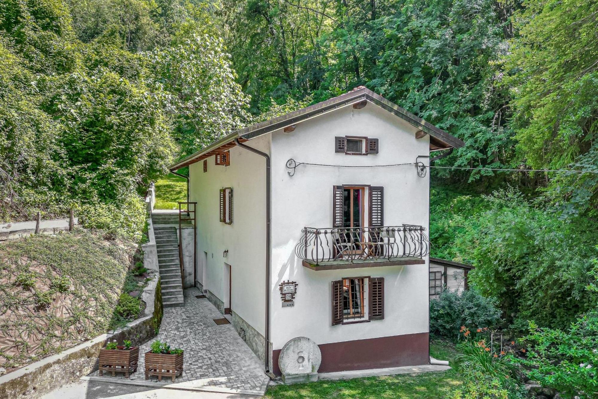 House By The Stream - Happy Rentals Avce Buitenkant foto